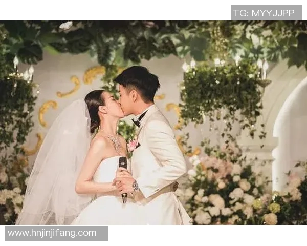 足球明星初恋情缘终成眷属甜蜜婚礼背后的故事与成长