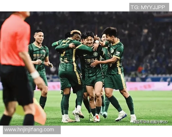 中国足球后卫明星的崛起与荣耀探秘:谁是最强之选 中国足球后卫明星的崛起与荣耀探秘:谁是最强之选