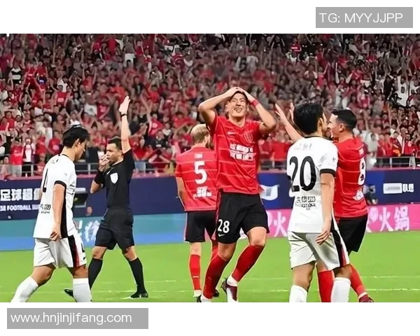 中国足球明星的崛起与挑战最强球员的传奇之路探秘