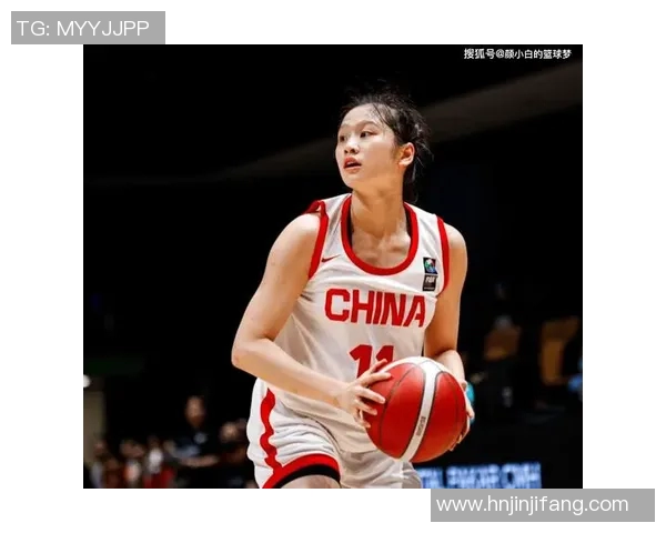 篮球明星怒吼激励球队奋勇争先展现无畏斗志与拼搏精神